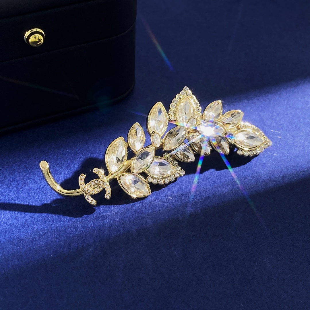 CC new arrival brooch 017