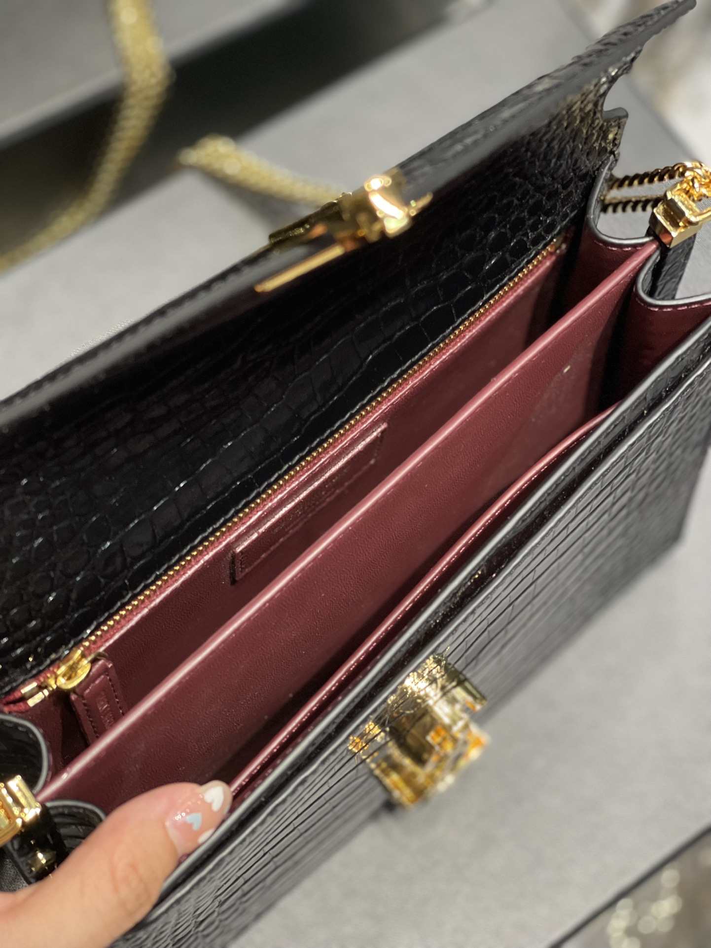 Y Cassandra Medium Chain Bag Black