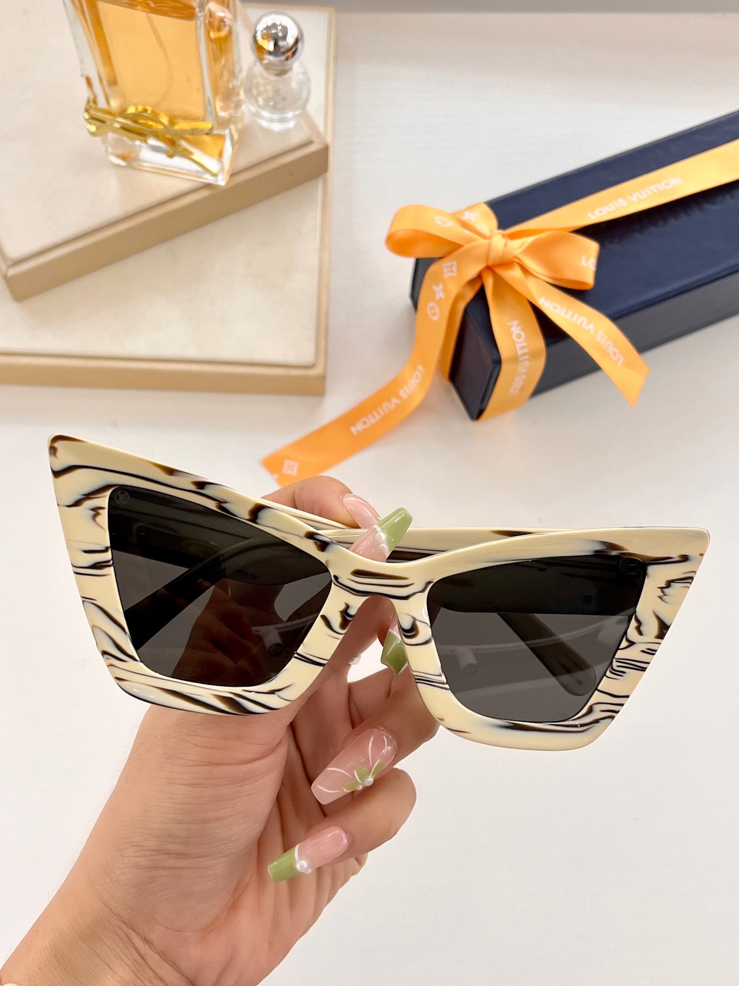 Z2613W Size:53-22-145