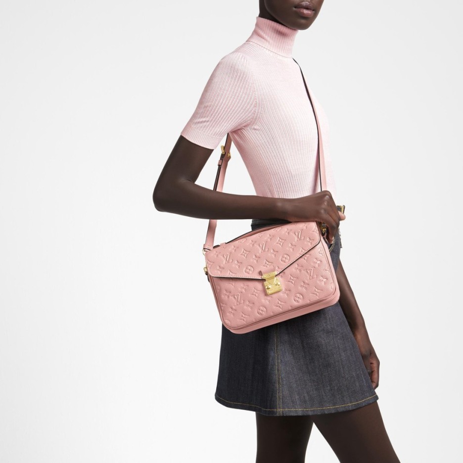 L hot sale Pochette Metis M44875