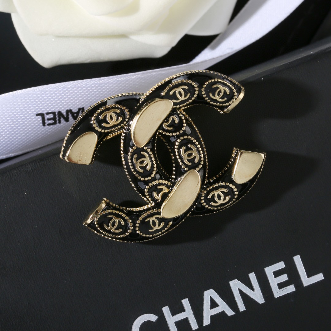 CC new arrival brooch