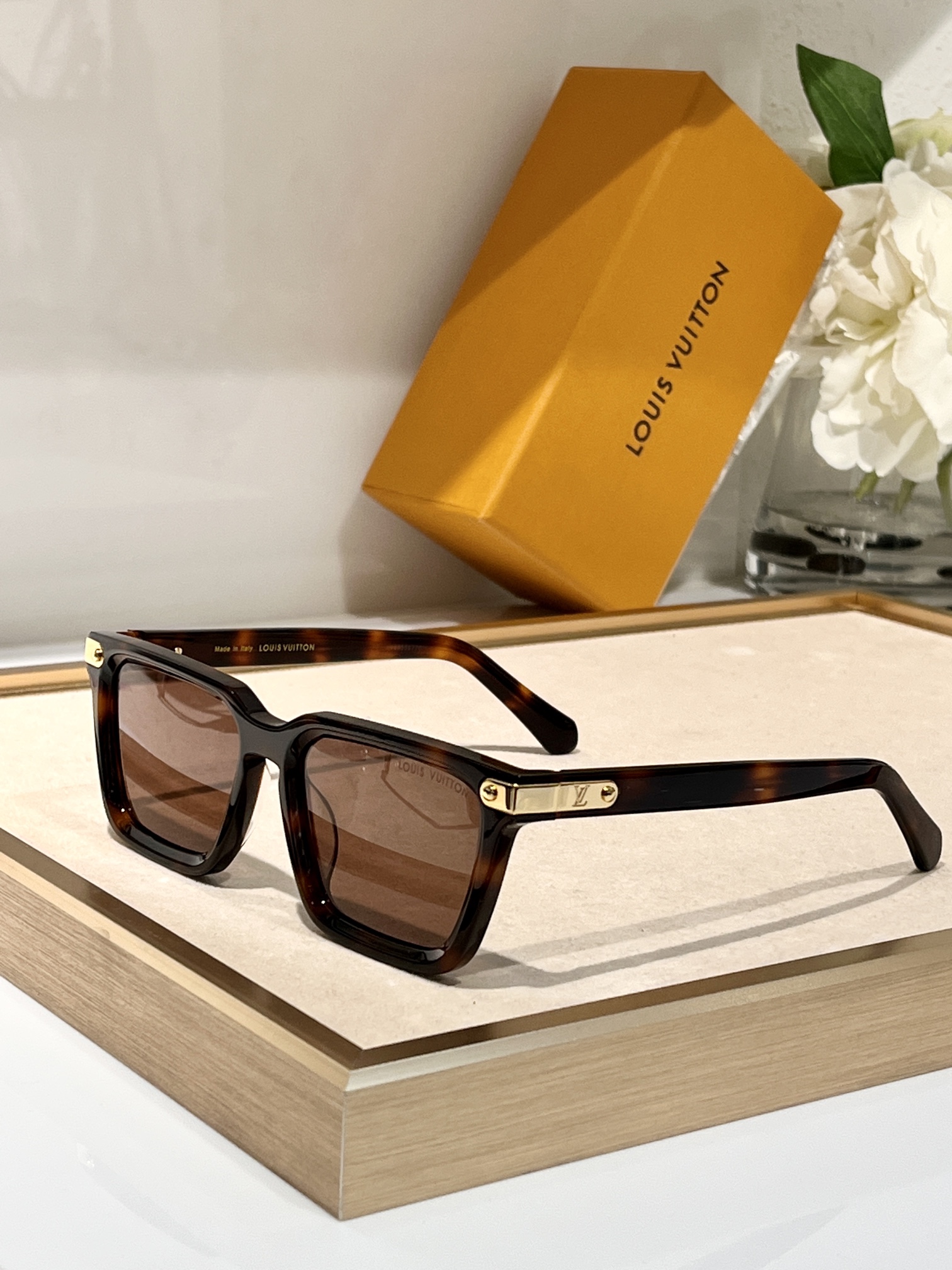 LV Z1975 size：54-19-145