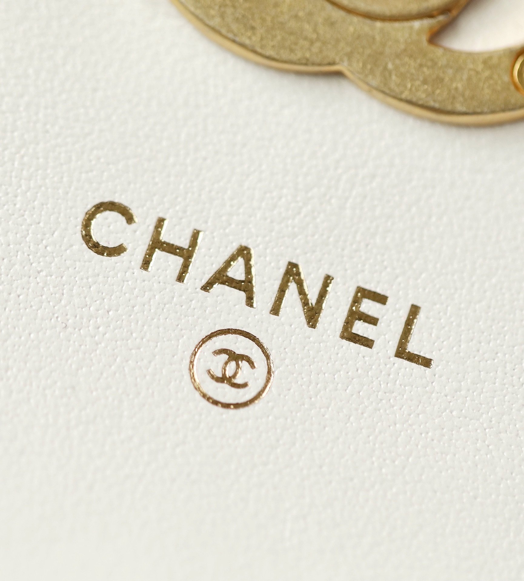 cc CO-CO Clutch With Chain 9.5cm/3.7in Gold Toned Hardware For Women White