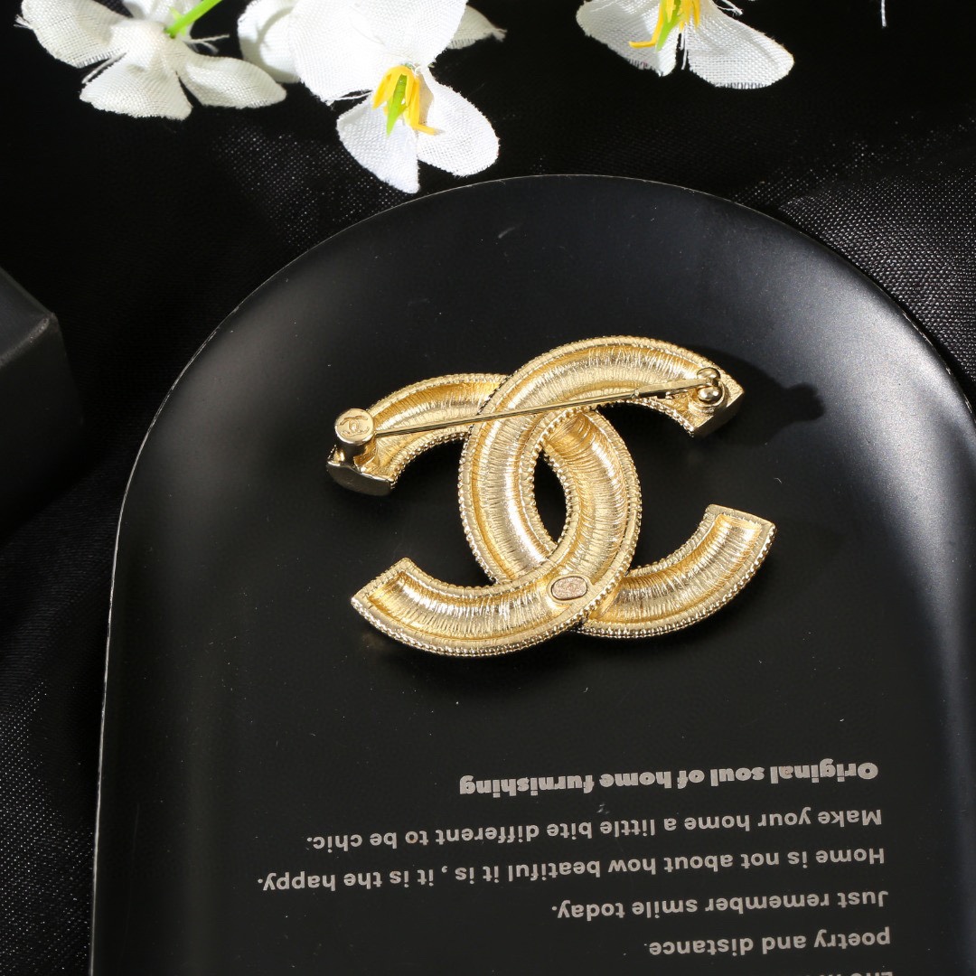 CC new arrival brooch