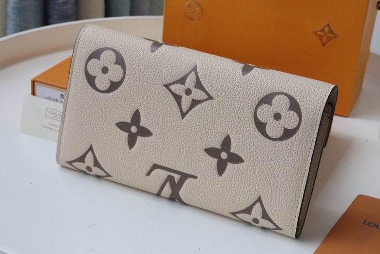 LV Bag 19.5X10.5X2.5cm 09