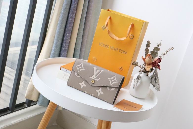 LV Bag 19.5X10.5X2.5cm 09