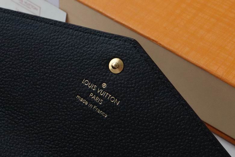 LV Bag 19.5X10.5X2.5cm 09