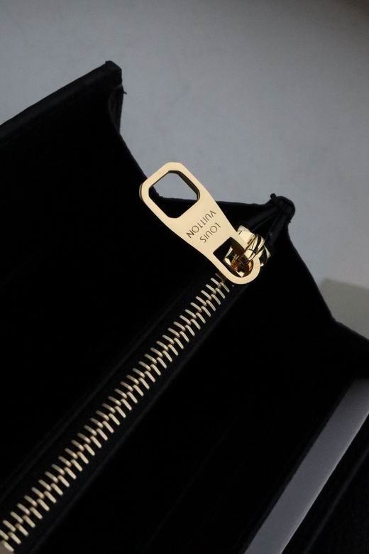 LV Bag 19.5X10.5X2.5cm 09