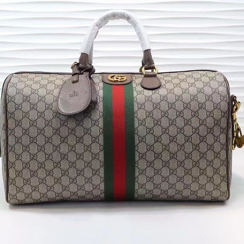 GC443 Gc Savoy Medium Duffle Bag/ 16.5"W x 10.6"H x 10.5"D