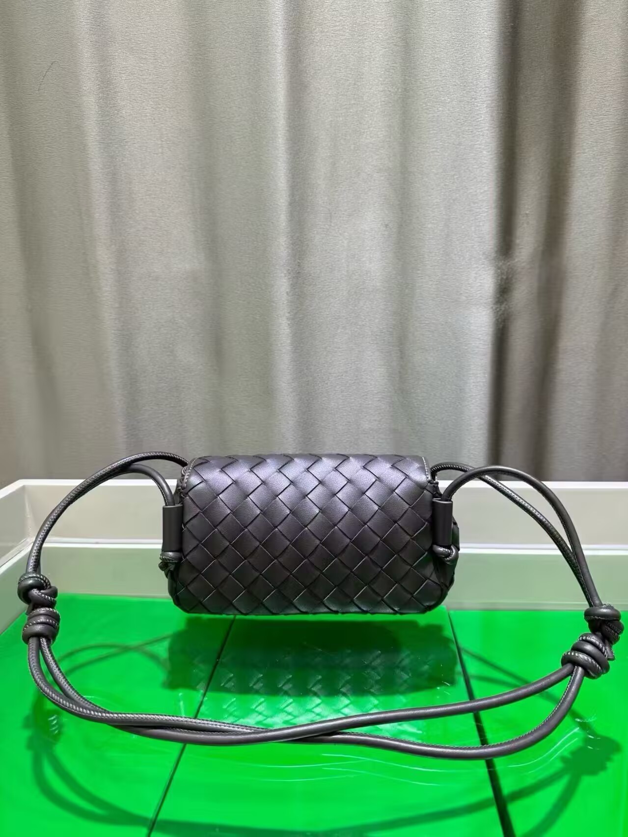 BV Luxury Woven Handbag 21*9*11cm