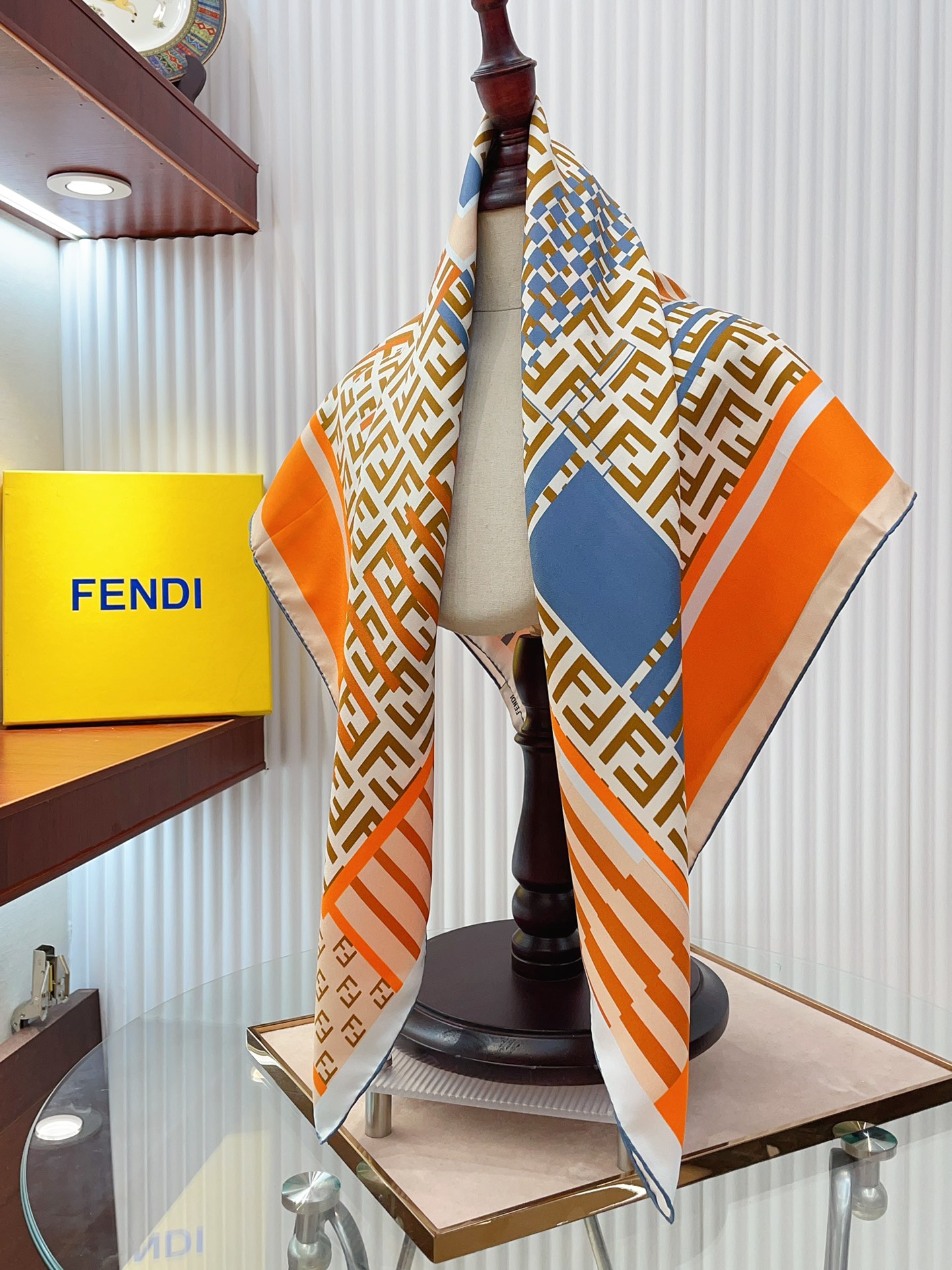 FD Scarf 90*90cm 0019