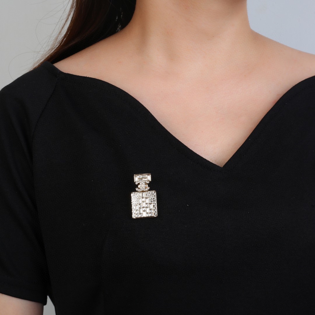 CC new arrival brooch 021