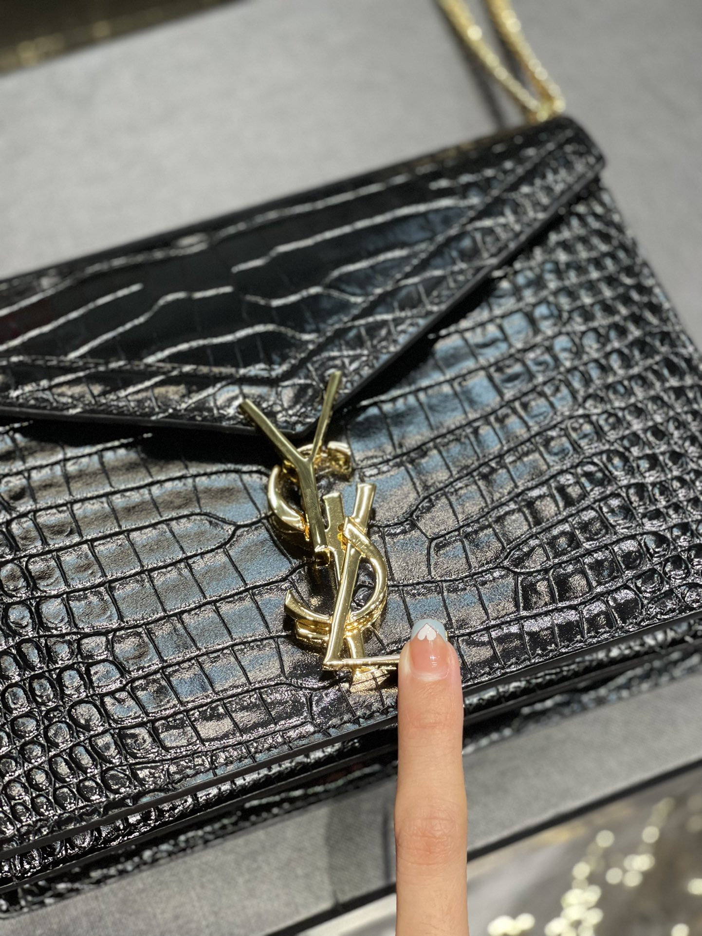 Y Cassandra Medium Chain Bag Black