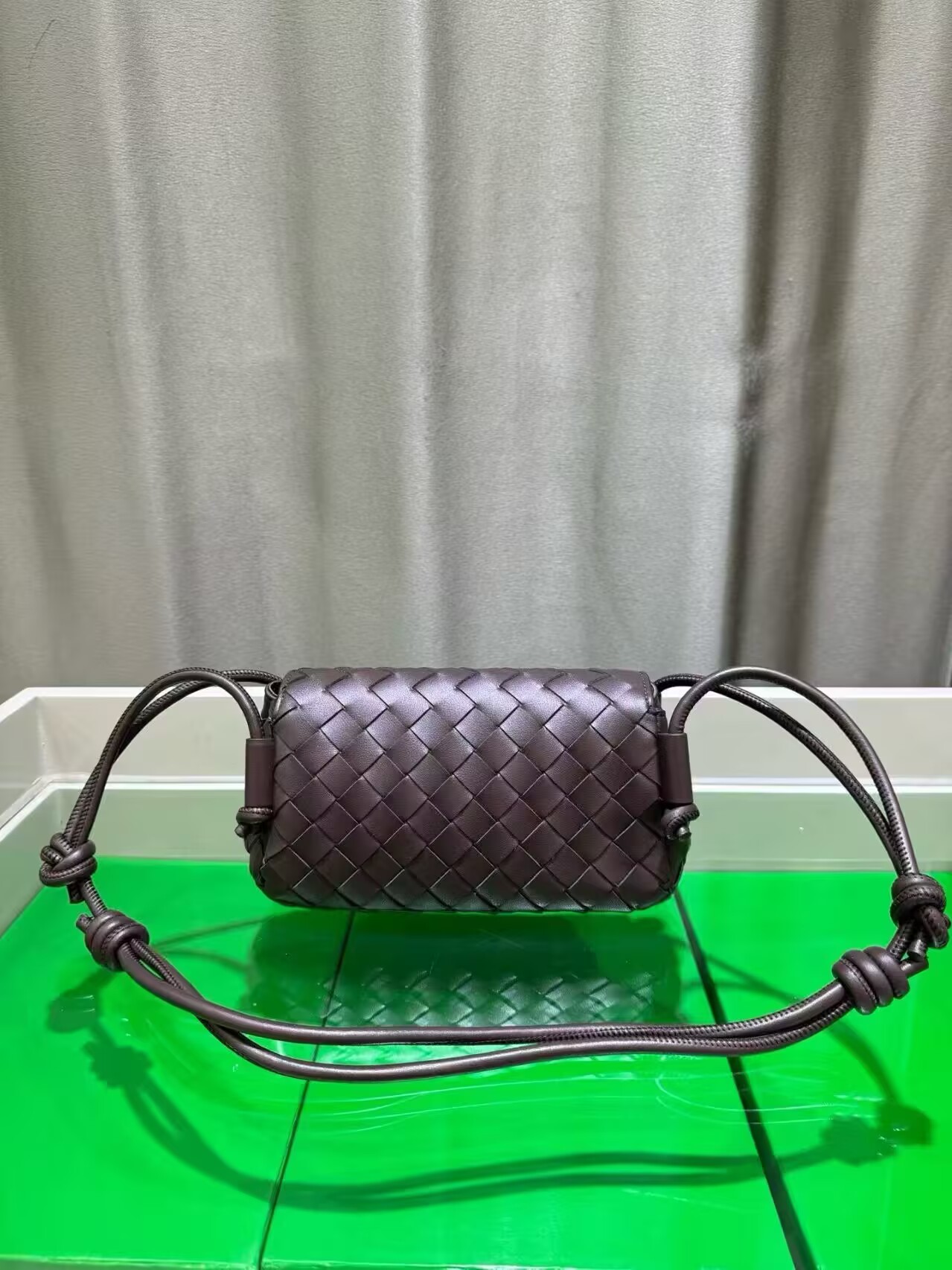 BV Luxury Woven Handbag 21*9*11cm