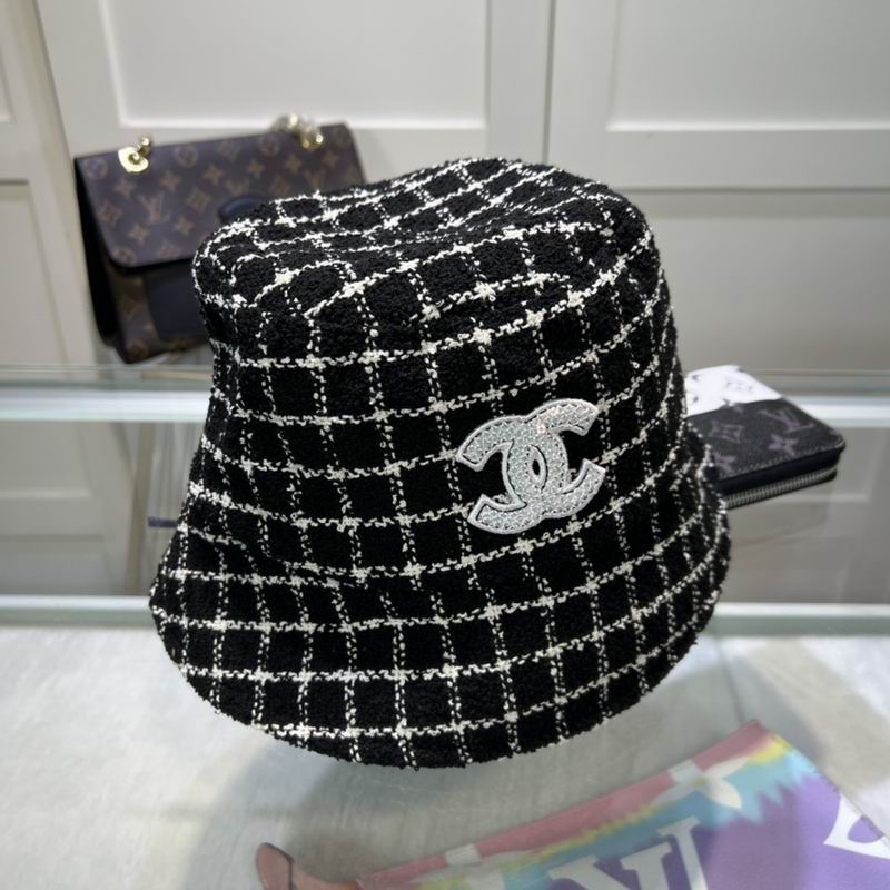 CC hat 44
