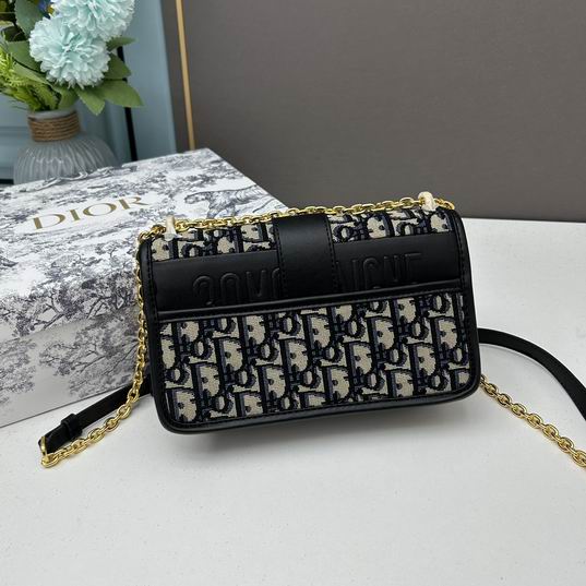 D Montaigne 9334 21x11x6cm