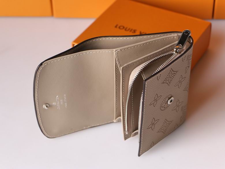 LV Bag 12X9.5X3cm 03