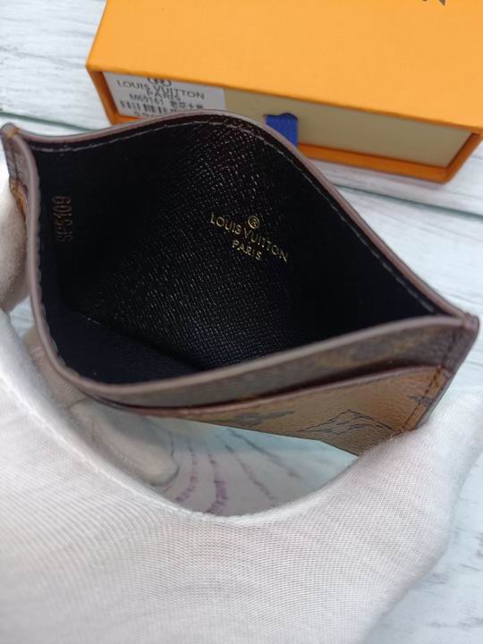 LV Bag  20X12X6cm 28