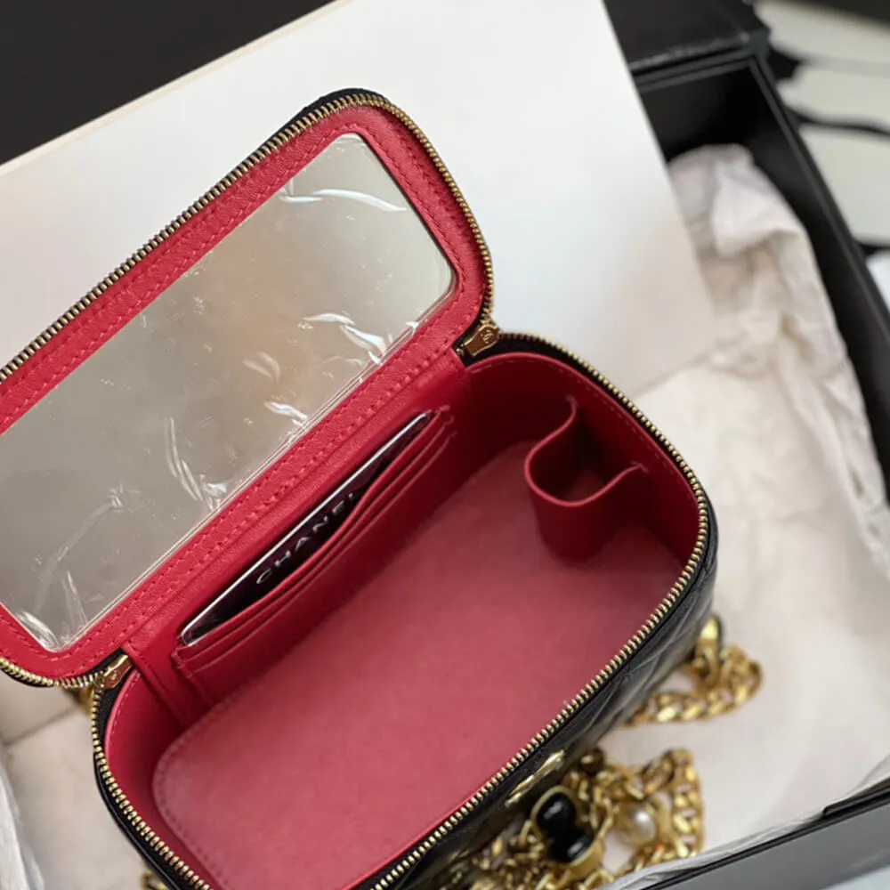 CC VANITY WITH CHAIN