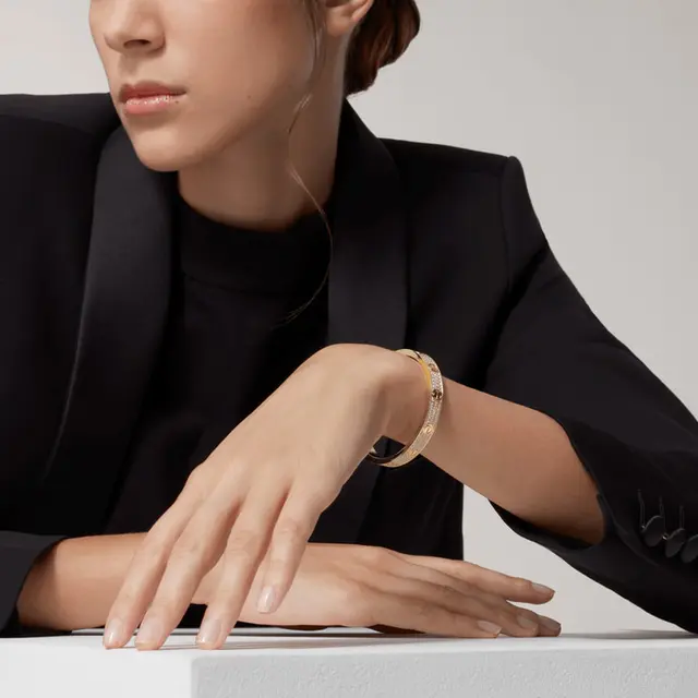 CAR LOVE BRACELET, DIAMOND-PAVED