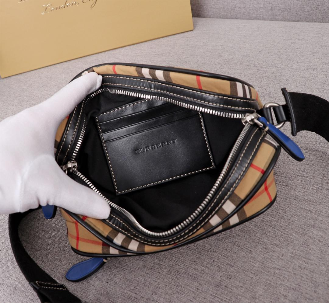 BB 40743481 Men Vintage Check and Leather Crossbody Bag Blue