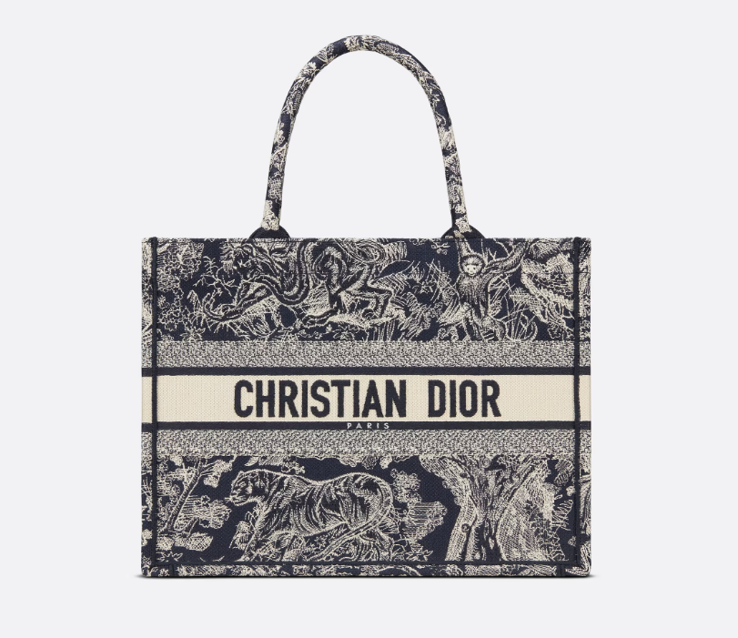 D Medium Book Tote size : 36 x 27.5 x 16.5 cm