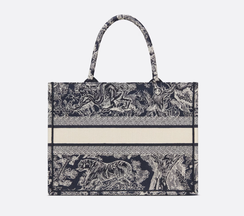 D Medium Book Tote size : 36 x 27.5 x 16.5 cm