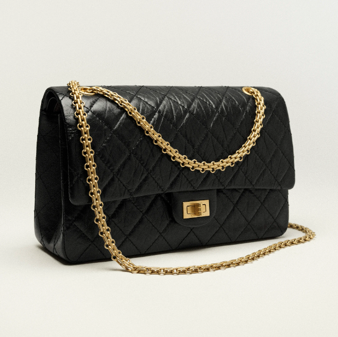 CC LARGE 2.55 HANDBAG Aged Calfskin & Gold-Tone Metal size: 7.61 × 10.92 × 2.93 in (19.5 × 28 × 7.5 cm)