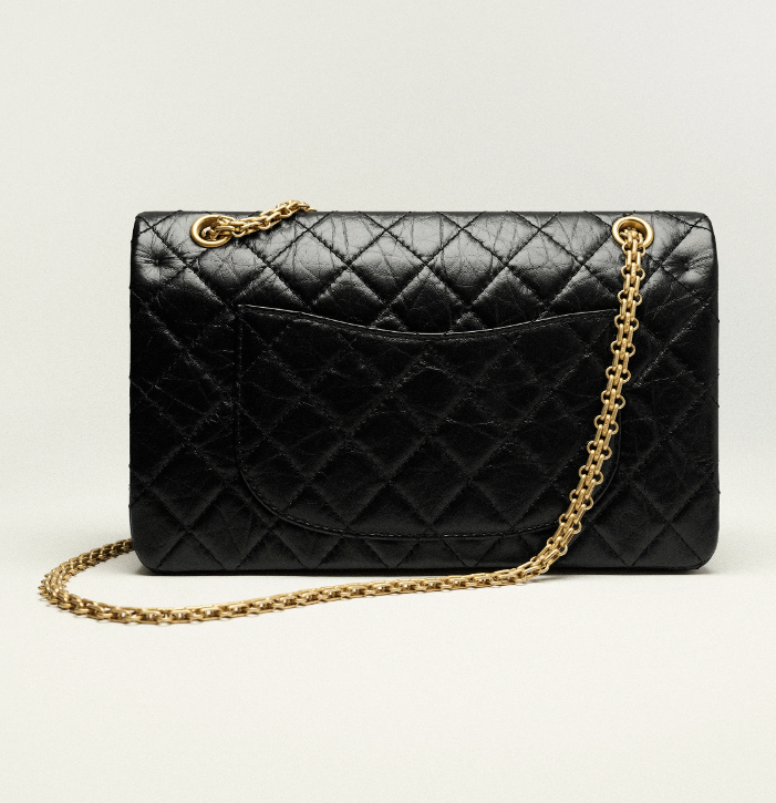 CC LARGE 2.55 HANDBAG Aged Calfskin & Gold-Tone Metal size: 7.61 × 10.92 × 2.93 in (19.5 × 28 × 7.5 cm)