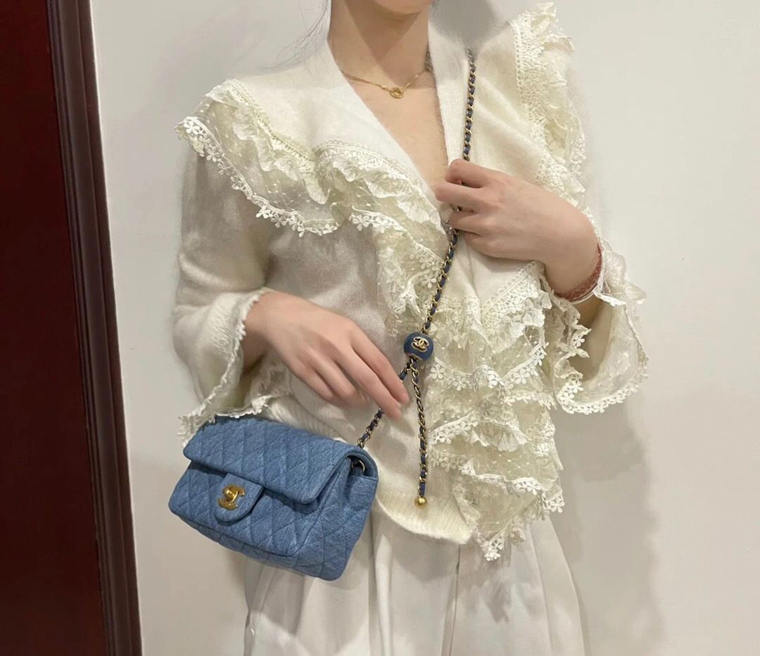 CC Flap Bag CF BAG SIZE: 20 cm