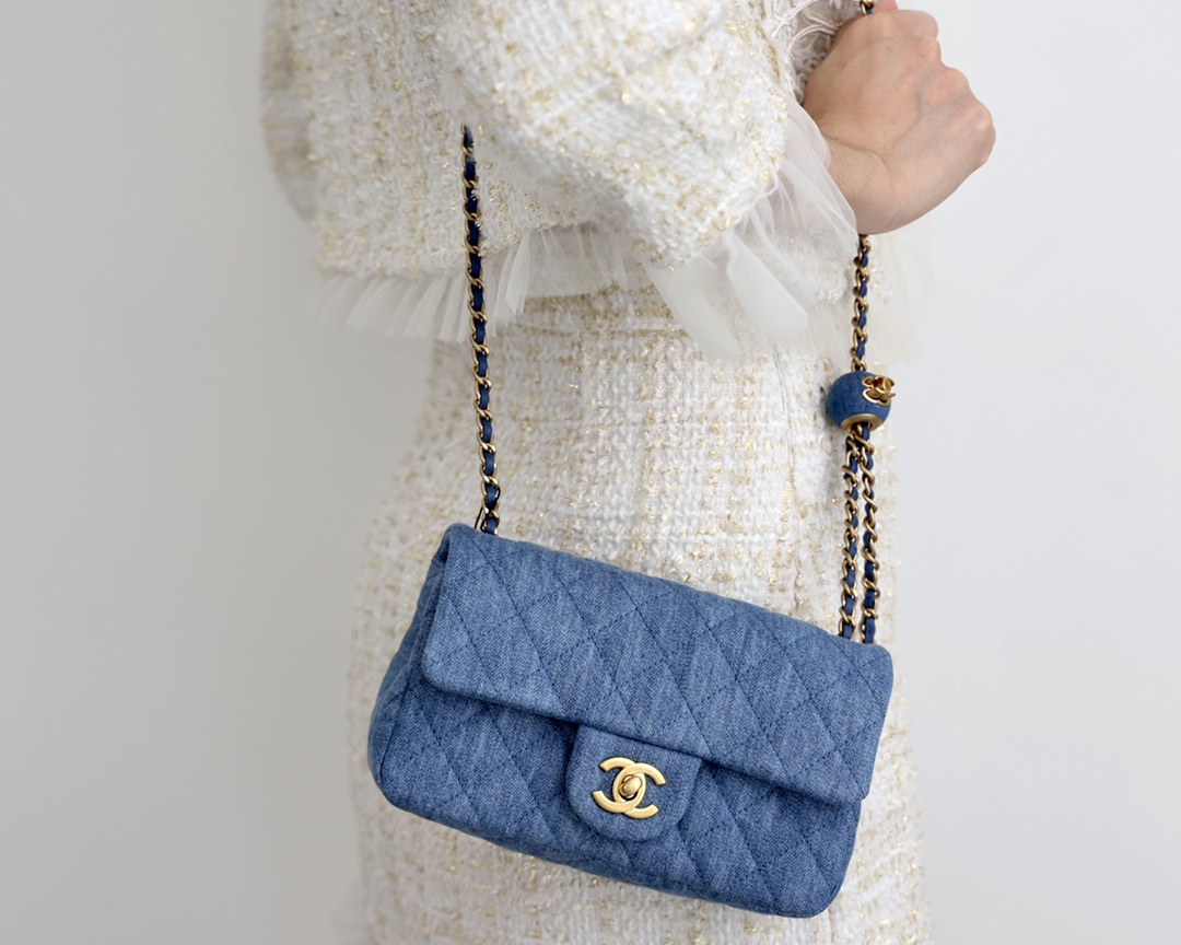 CC Flap Bag CF BAG SIZE: 20 cm