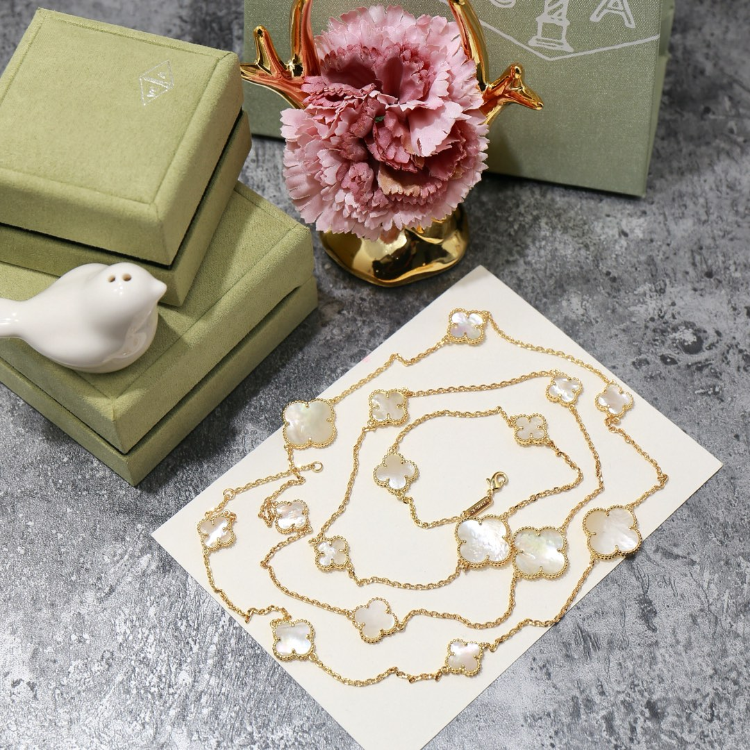 Vintage Alhambra long necklace size: 120 cm