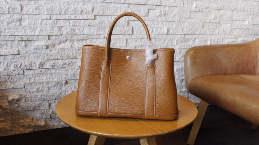 Her new arrival Garden party bag