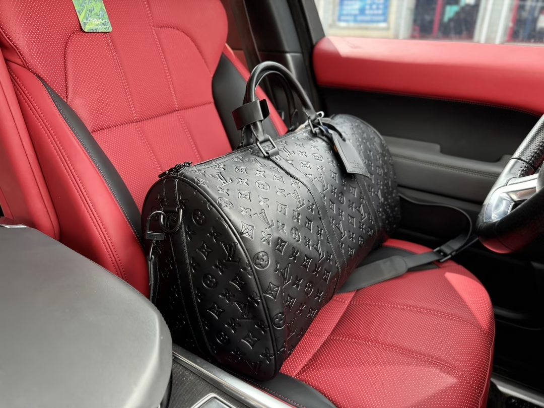 Louis M44810 keepall 50 bag size:  50*23*29 cm