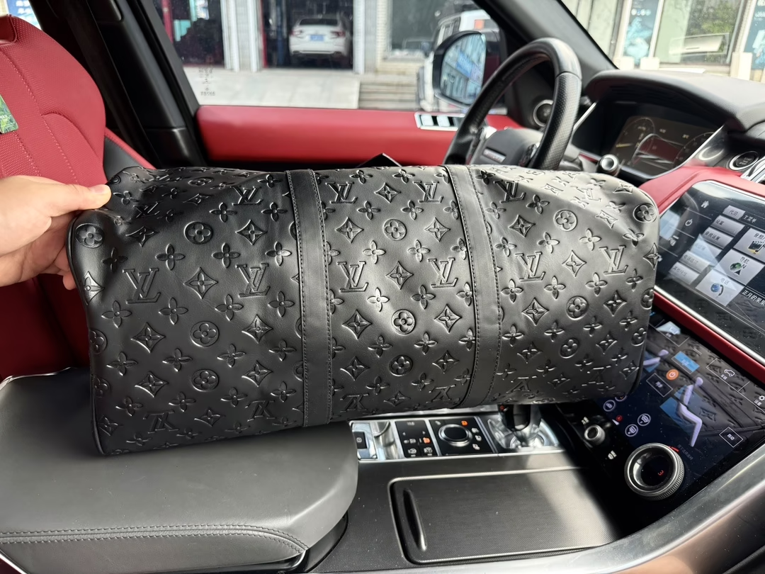 Louis M44810 keepall 50 bag size:  50*23*29 cm