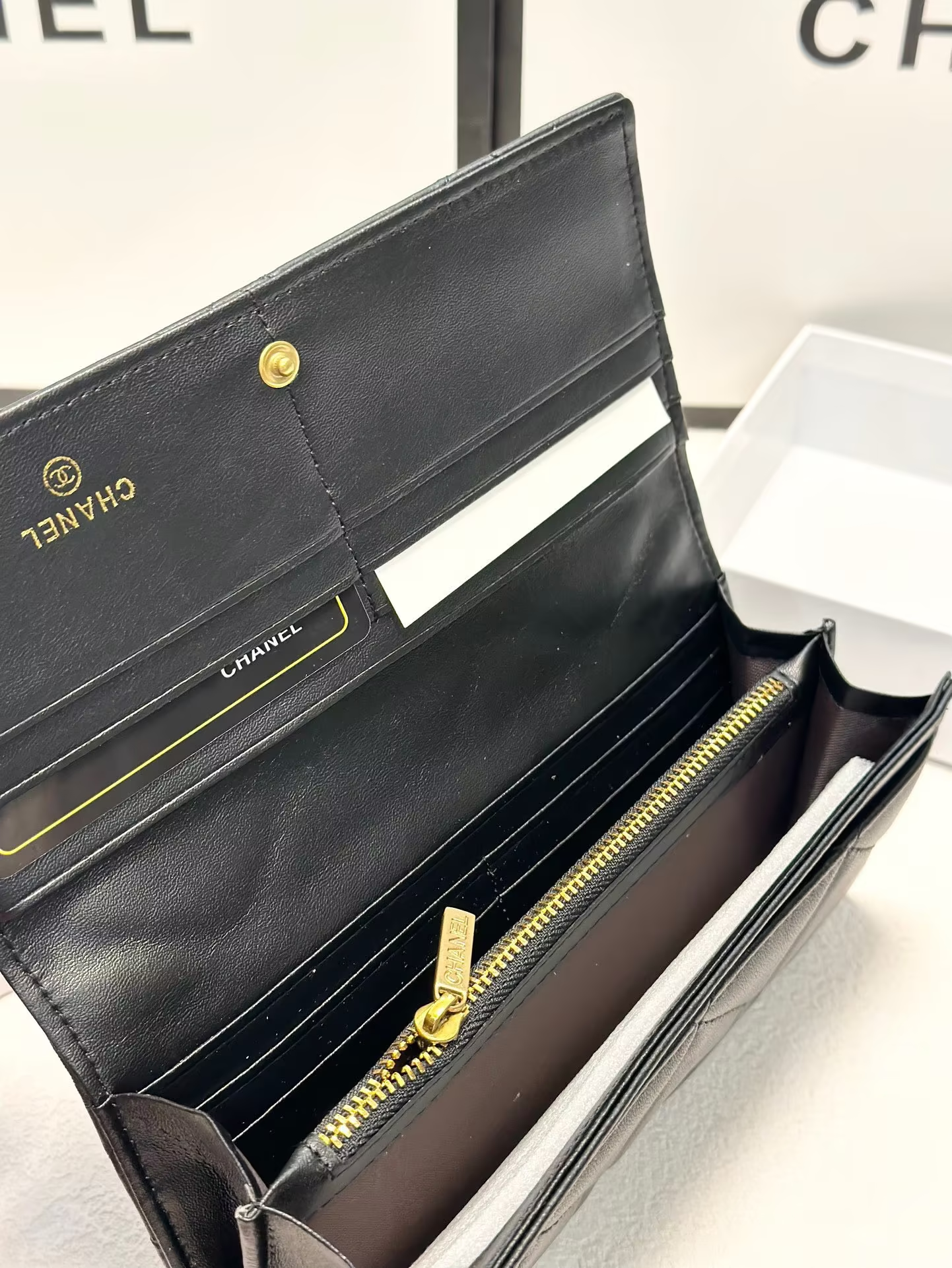 Cc new arrival leather wallet size: 19*10 cm