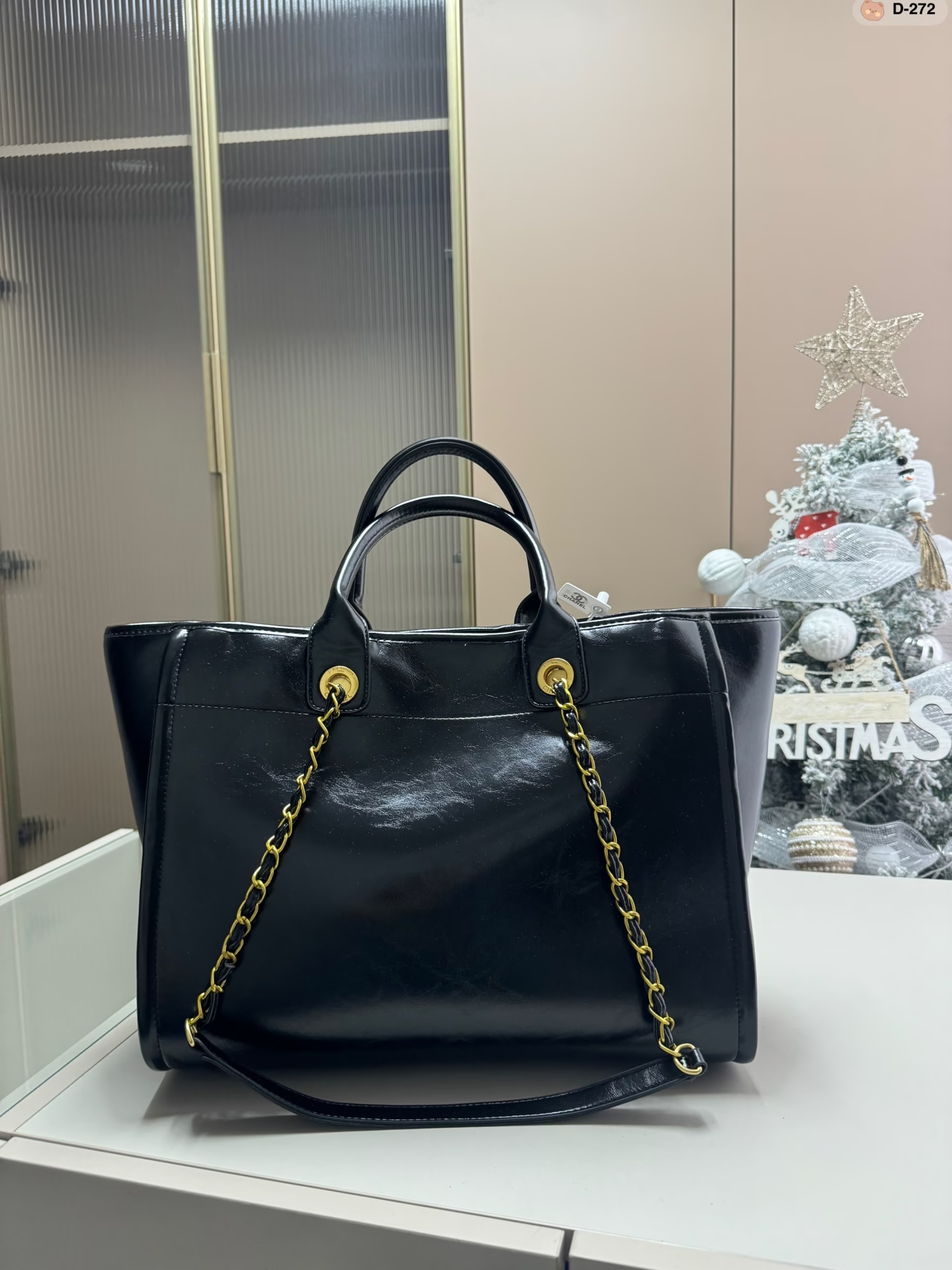 cc Calfskin Charms Medium Deauville Tote Black