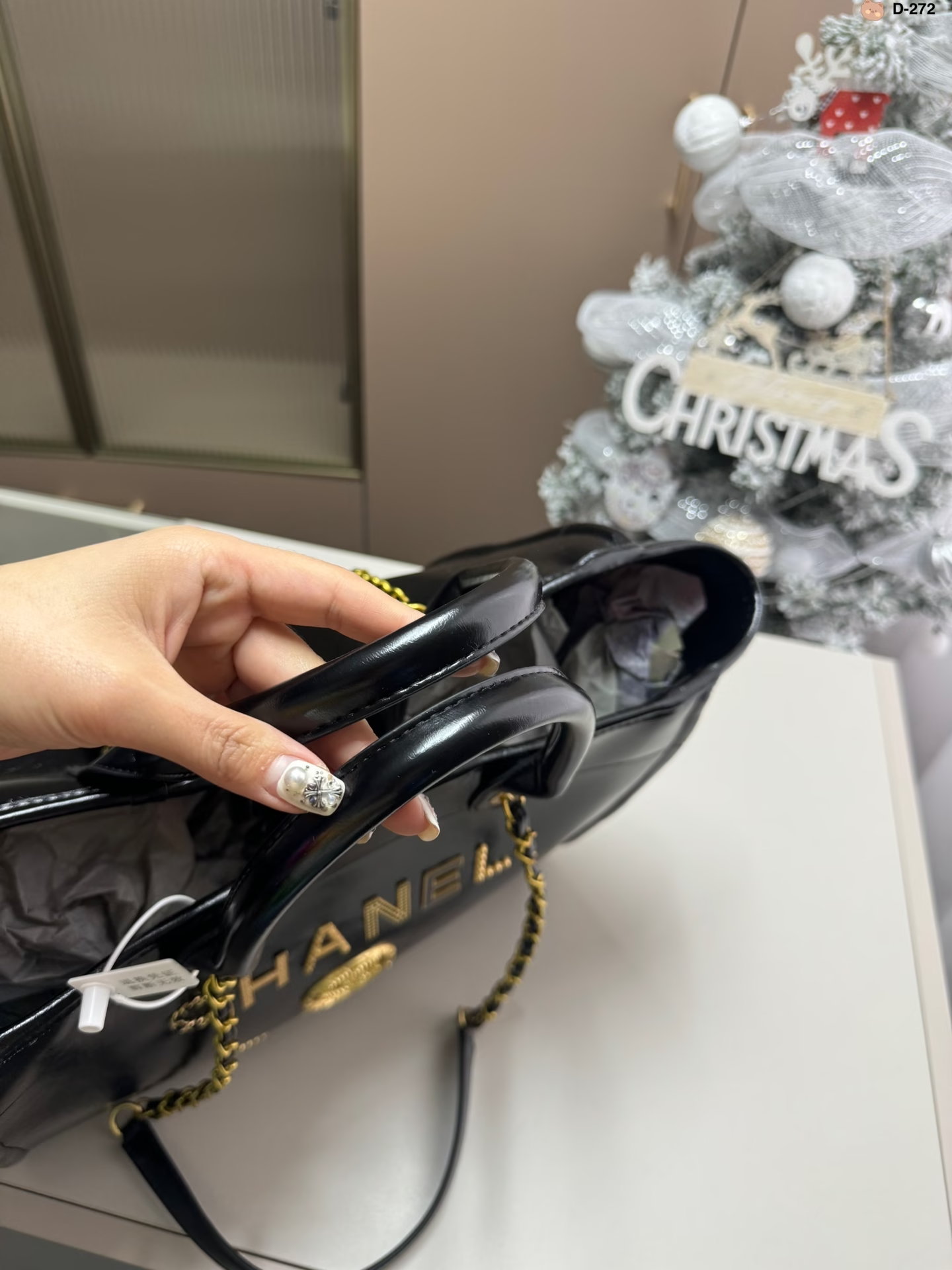 cc Calfskin Charms Medium Deauville Tote Black