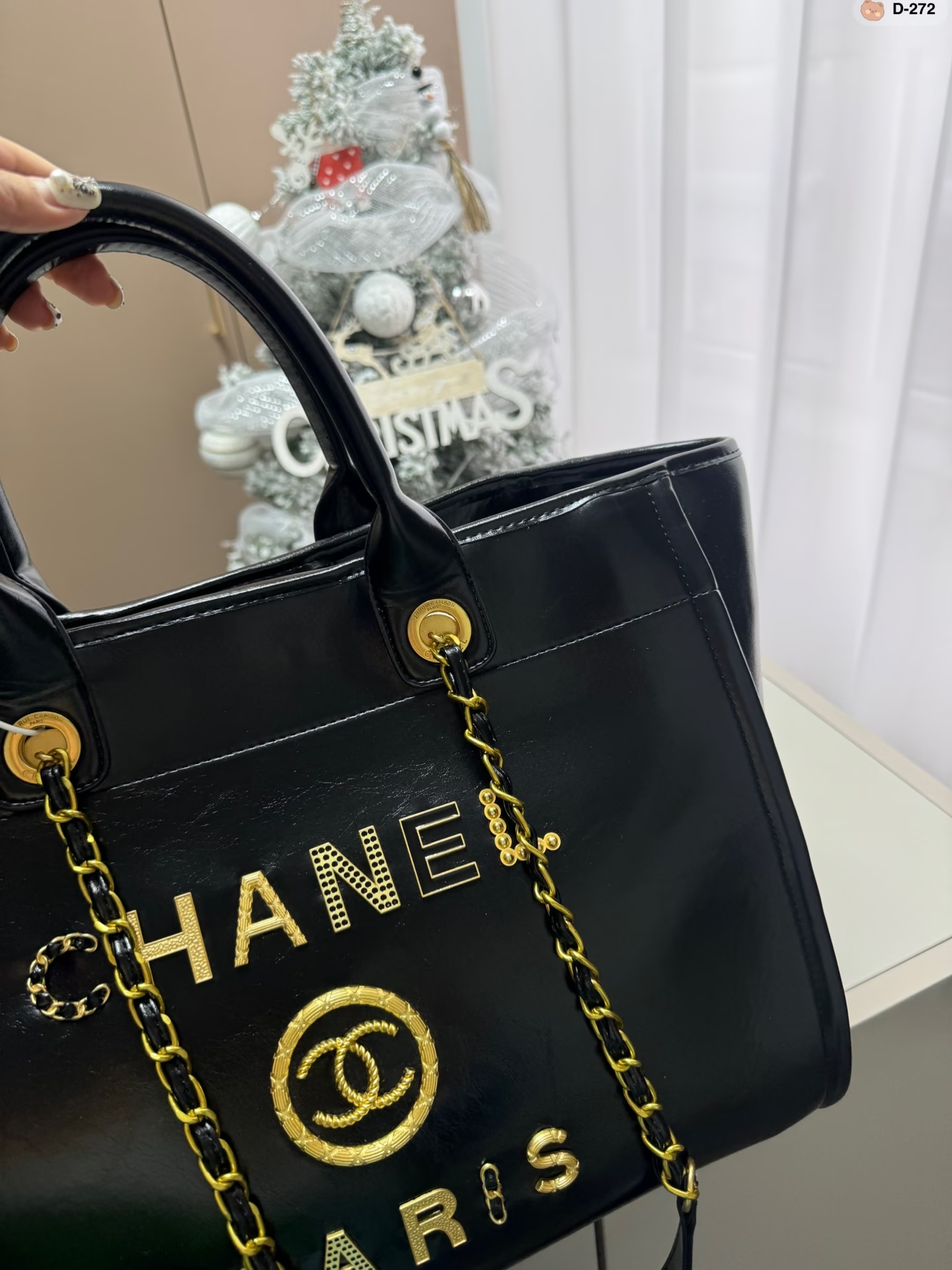 cc Calfskin Charms Medium Deauville Tote Black