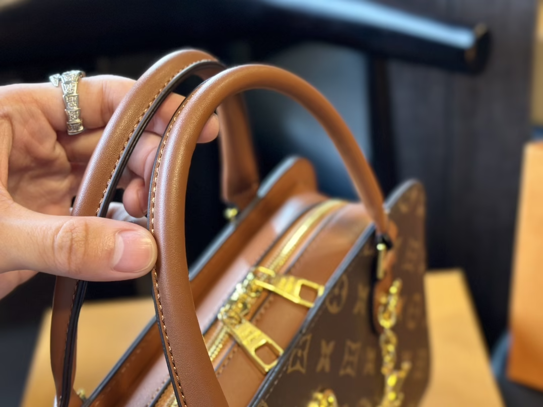 Louis new arrival vintage handbag size: 25 cm