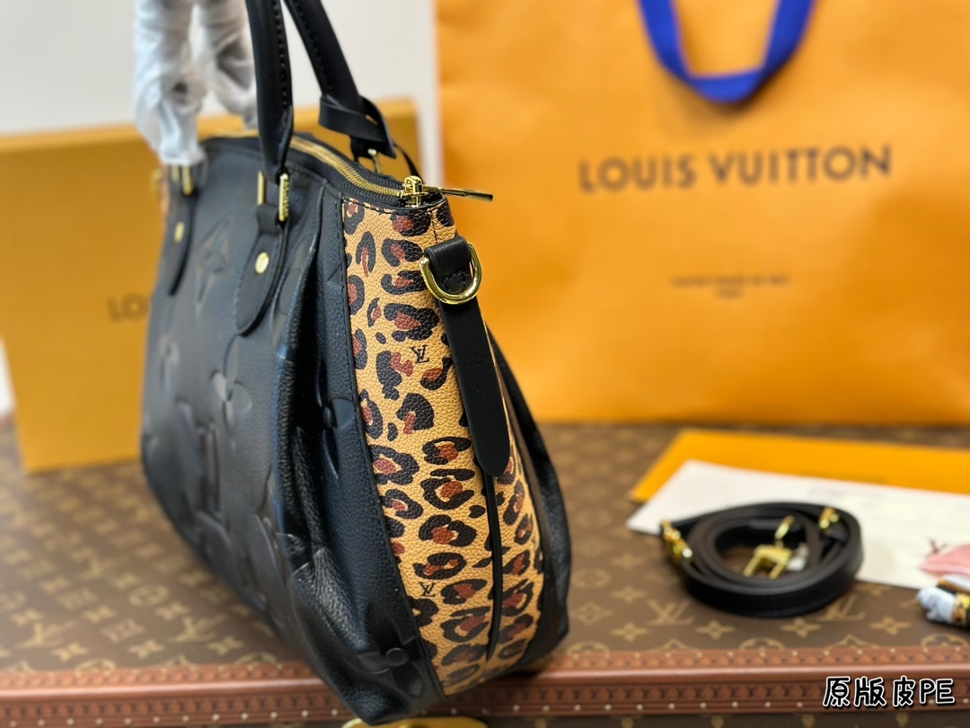 Louis new arrival Retiro bag size: 26*22 cm