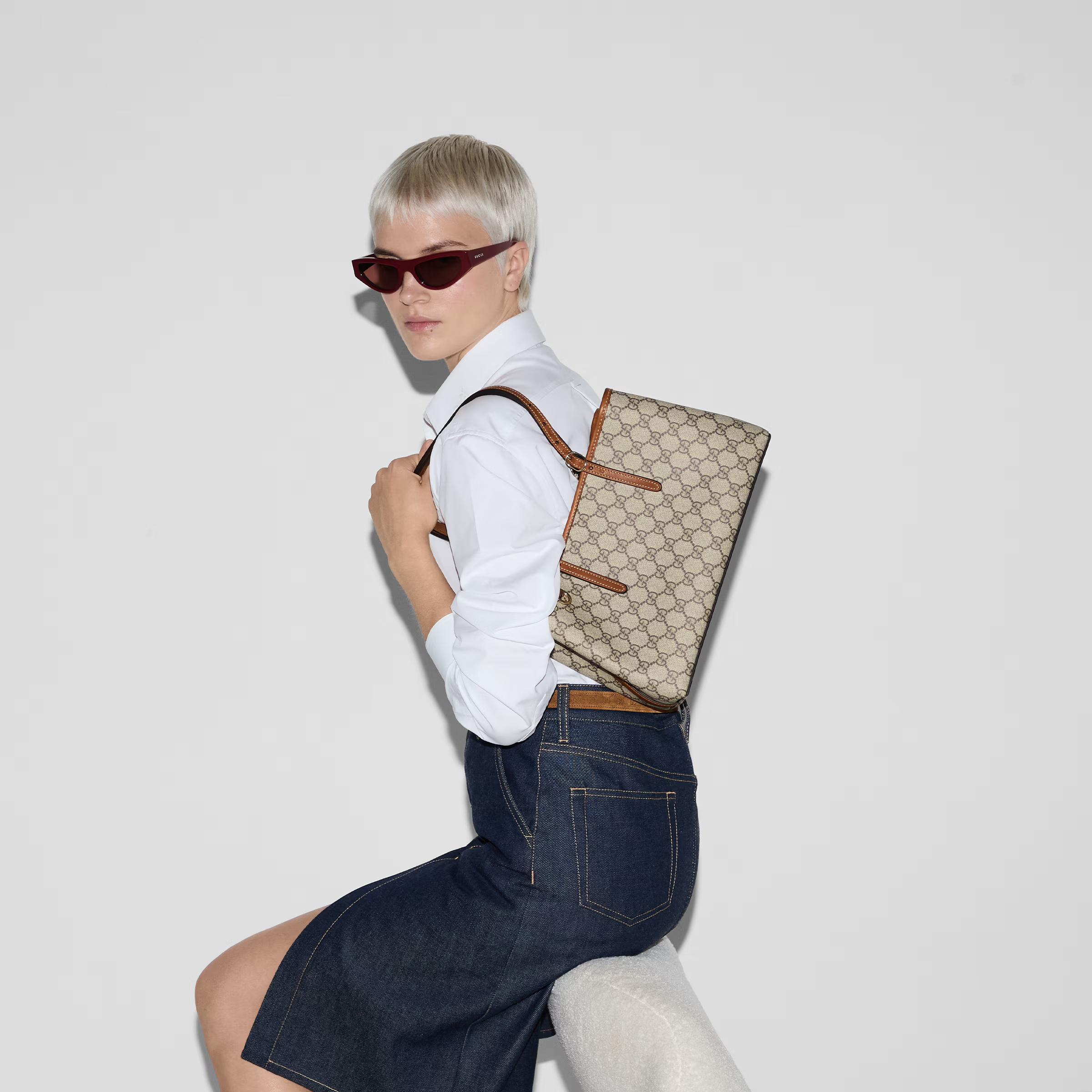 GG EMBLEM SMALL TOTE BAG