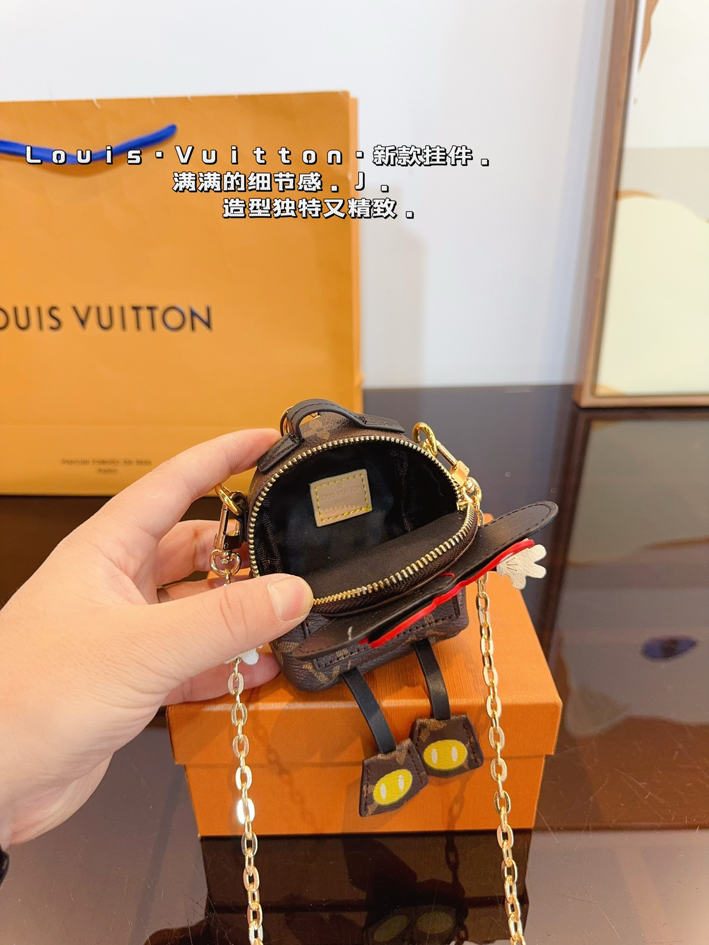 Louis new arrival wallet coin wallet size: 8*3*10 cm