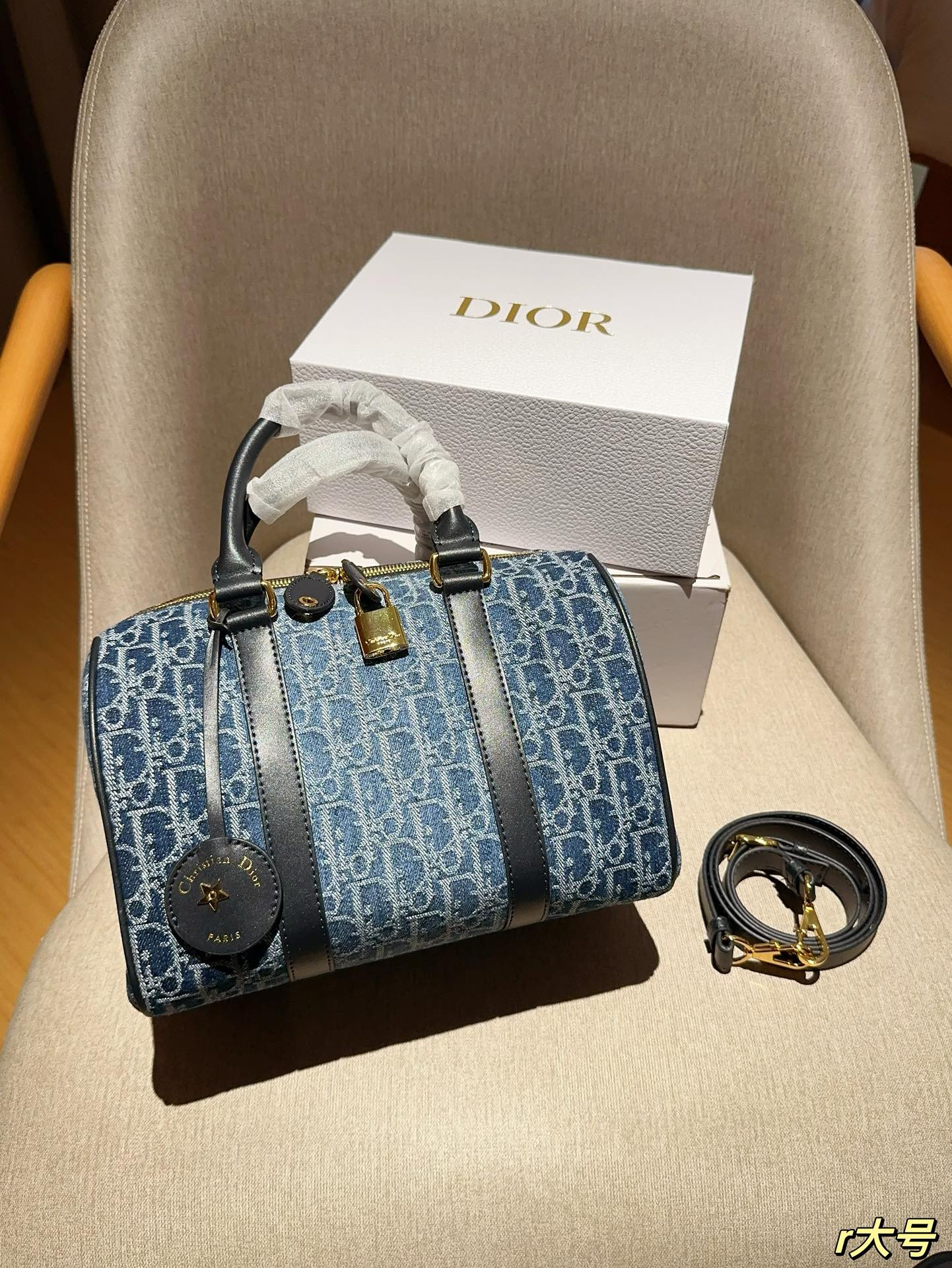 D Groove 20Denim Oblique denim bag