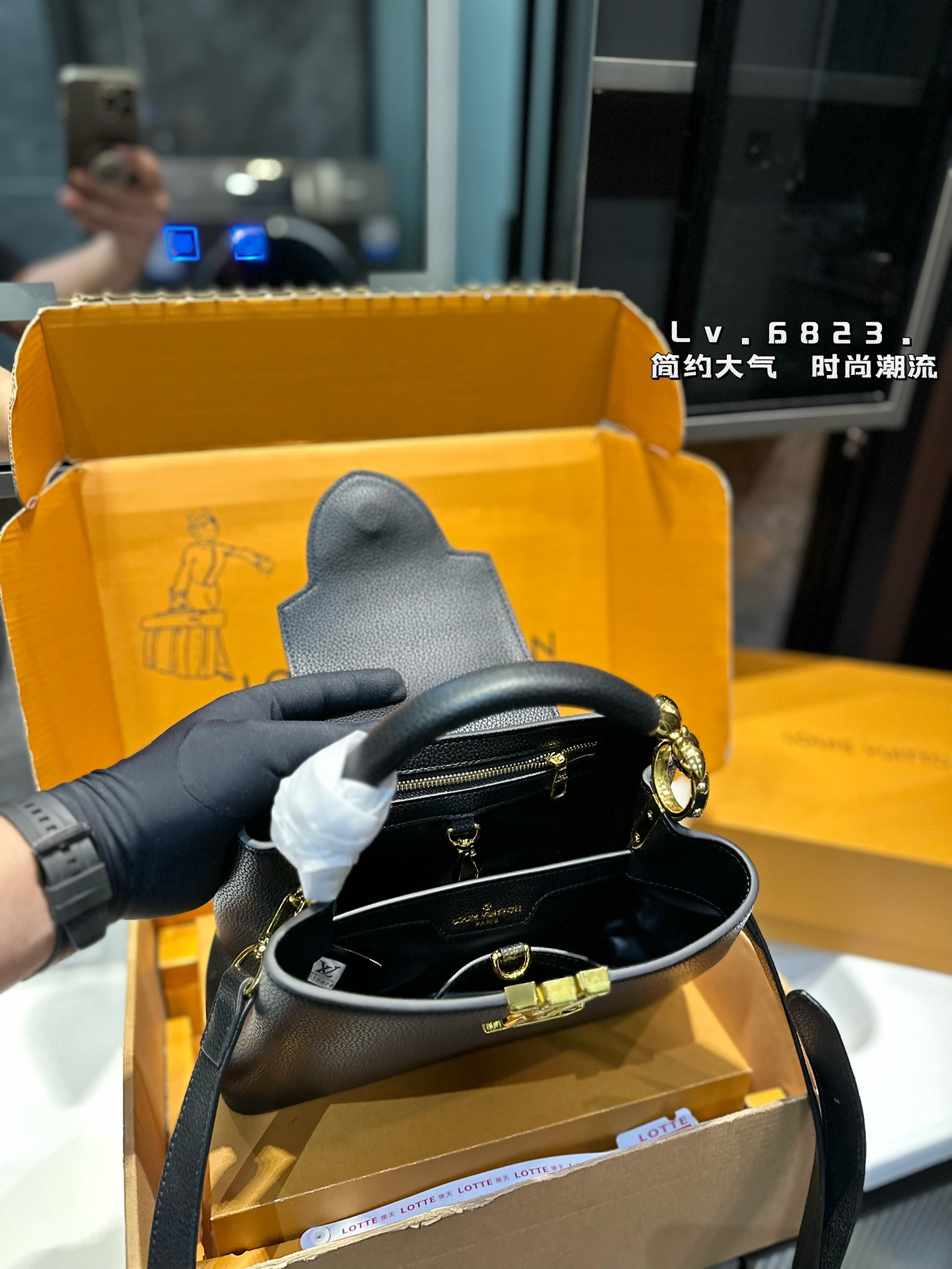 Louis new arrival Capucines monogram bag