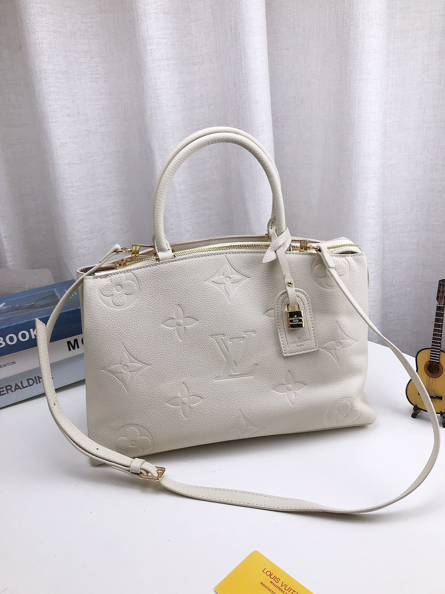 Louis new arrival tote bag size: 35*22cm