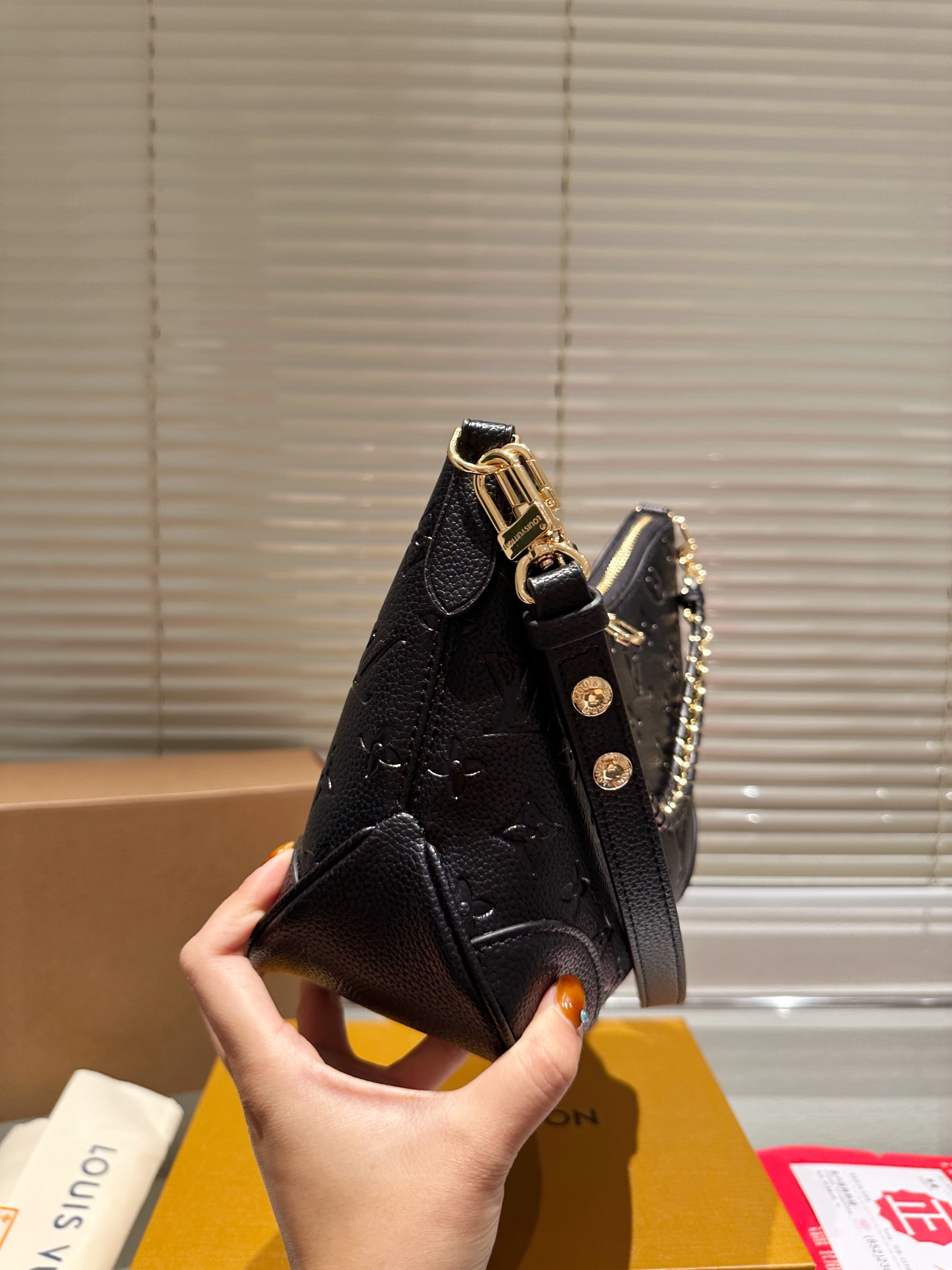 Louis new arrival vintage bag size: 26 * 19 cm