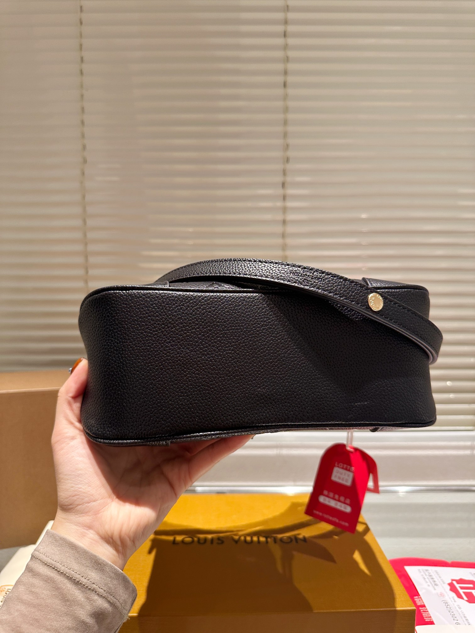 Louis new arrival vintage bag size: 26 * 19 cm