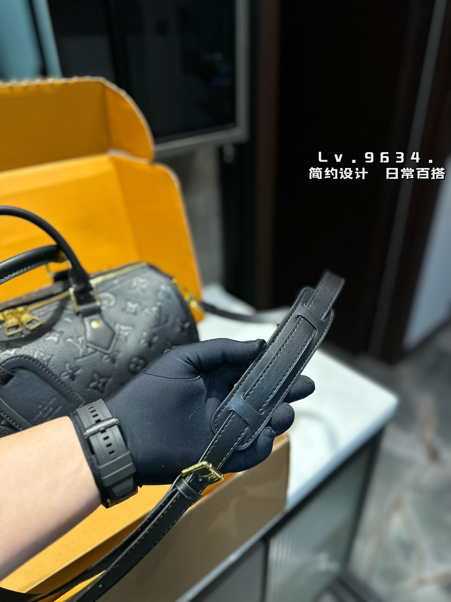 Louis new arrival Keepall Bandouliere bag size: 30 cm