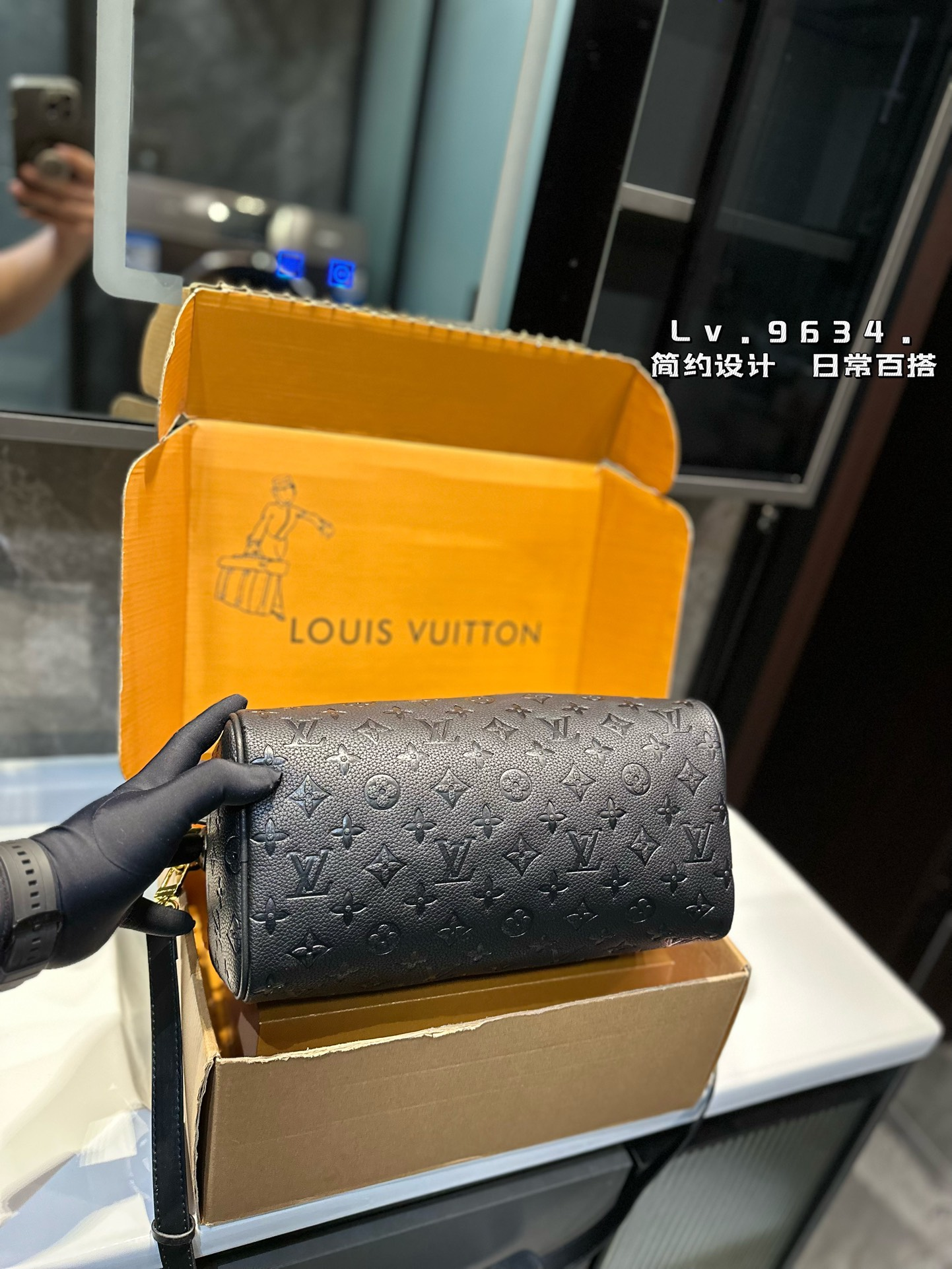 Louis new arrival Keepall Bandouliere bag size: 30 cm